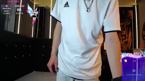 Snapshot of _santi2 chatting on March 3, 2026, 7:42 pm santi online show from March 3, 2026, 7:42 pm