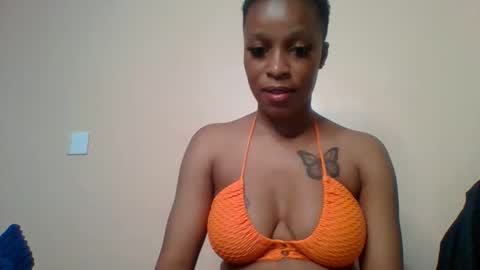 _sassydiva_ online show from December 2, 2025, 12:32 pm