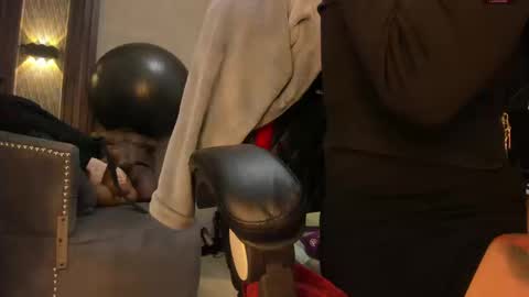 Selene online show from September 9, 2025, 3:22 pm