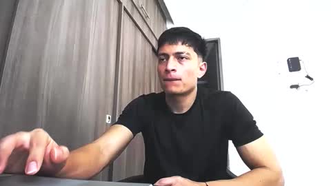 Juan Pablo-independent model online show from April 19, 2026, 5:23 pm