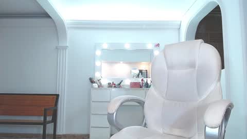 Sara online show from December 10, 2024, 2:38 am