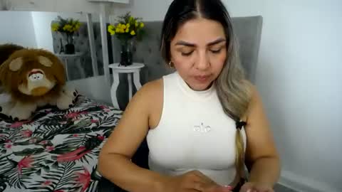 Snapshot of _sexyredhead_ chatting on July 27, 2026, 12:23 pm KATA online show from July 27, 2026, 12:23 pm
