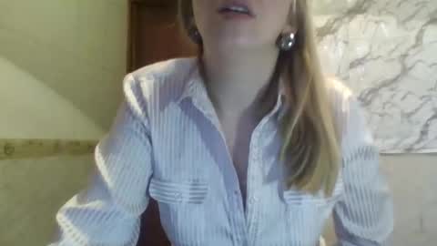 Snapshot of _sexyxsveta_ chatting on February 1, 2026, 3:16 am SexyXSveta online show from February 1, 2026, 3:16 am