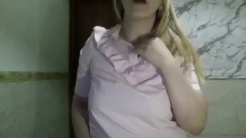 Snapshot of _sexyxsveta_ chatting on May 20, 2026, 2:45 pm SexyXSveta online show from May 20, 2026, 2:45 pm