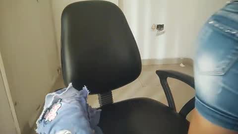 Snapshot of _shalini_0 chatting on October 4, 2025, 4:10 am _shalini_0 online show from October 4, 2025, 4:10 am