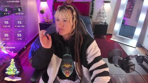 _sharlotte777 online show from January 3, 2025, 1:25 pm