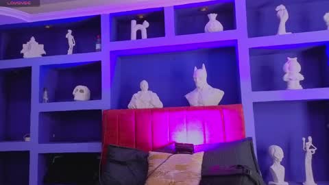 _sharlotte777 online show from April 13, 2026, 2:33 pm