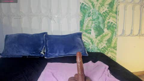 _sharlotte777 online show from April 15, 2026, 3:30 pm