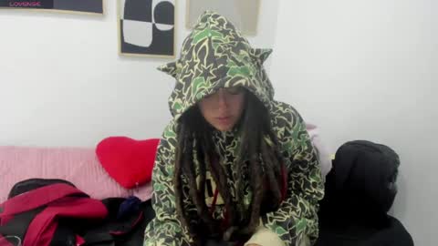 Snapshot of _sharlotte777 chatting on April 24, 2026, 3:47 pm _sharlotte777 online show from April 24, 2026, 3:47 pm