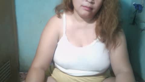 Snapshot of _simply_mama chatting on April 21, 2026, 9:06 pm _simply_mama online show from April 21, 2026, 9:06 pm
