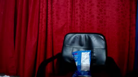 _skyleer_ online show from January 13, 2026, 11:43 pm