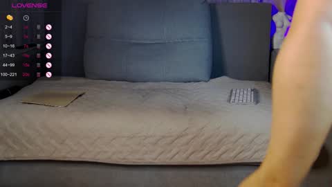 Snapshot of _smetanka_ chatting on November 7, 2025, 11:43 am _smetanka_ online show from November 7, 2025, 11:43 am