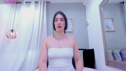 Snapshot of _sofia_cruz chatting on October 5, 2025, 11:52 am 640 200 online show from October 5, 2025, 11:52 am