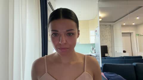 Sophie online show from April 6, 2026, 7:09 am