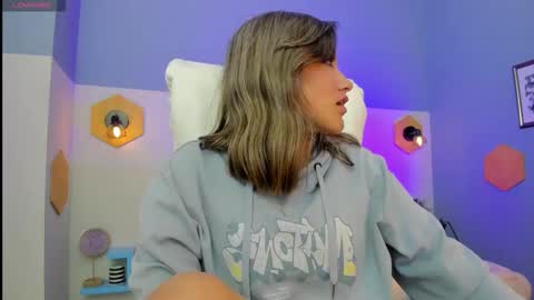 Sophie  online show from March 25, 2026, 8:26 pm