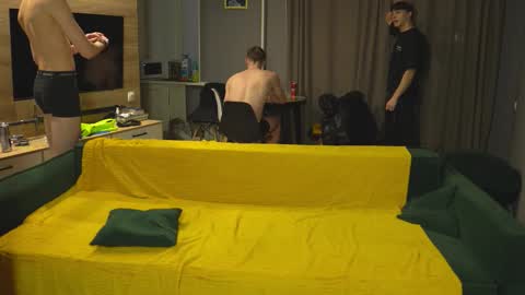 OLIVERpvt is open online show from November 14, 2025, 12:15 pm