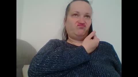 Snapshot of _squirty_pussyyy_ chatting on December 17, 2024, 7:29 am Melisa online show from December 17, 2024, 7:29 am