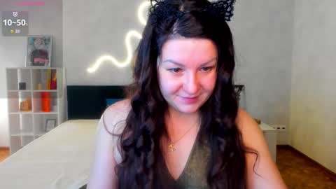 Erica online show from December 17, 2025, 1:22 am