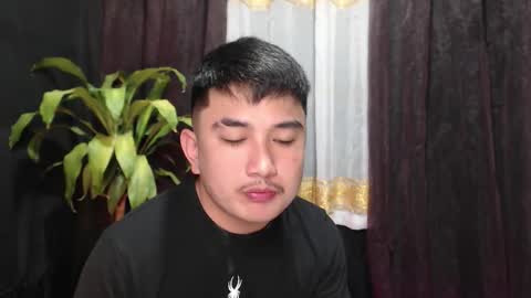 _superhotlatino_ online show from April 23, 2026, 3:25 pm