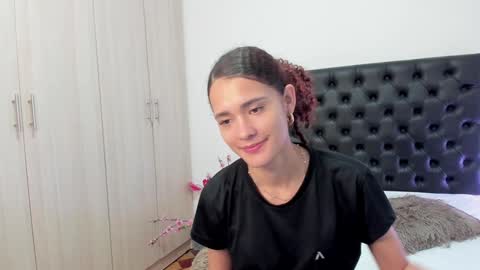 Sussi online show from February 8, 2025, 2:49 pm