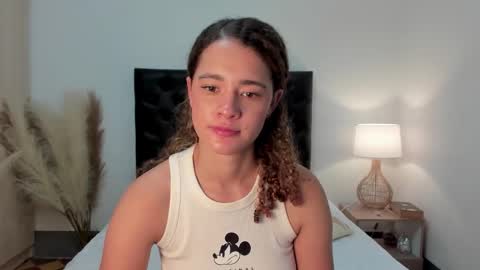 Sussi online show from November 27, 2025, 1:57 pm