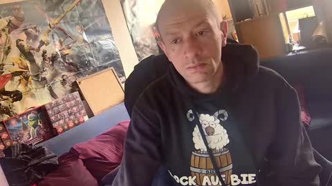 Snapshot of _svenerd_____ chatting on April 13, 2026, 9:59 am _svenerd_____ online show from April 13, 2026, 9:59 am