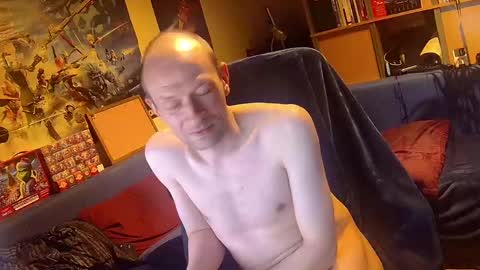 Snapshot of _svenerd_____ chatting on April 25, 2026, 12:02 am _svenerd_____ online show from April 25, 2026, 12:02 am