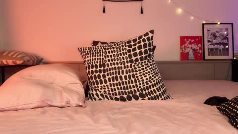 Ann online show from November 18, 2025, 6:01 pm