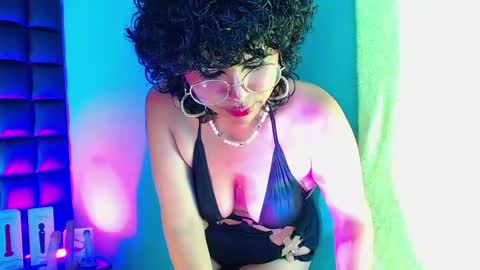 Kuromi online show from December 19, 2024, 3:51 am