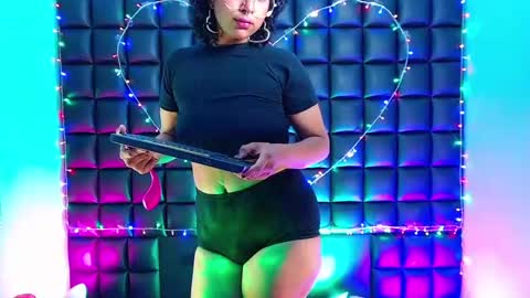 Kuromi online show from December 22, 2024, 8:05 am