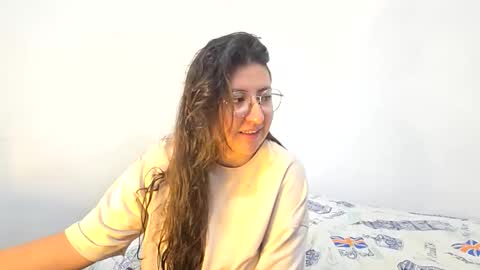 _sweet_melodyy online show from May 25, 2026, 3:51 pm