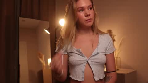 Annie online show from February 13, 2025, 1:19 am