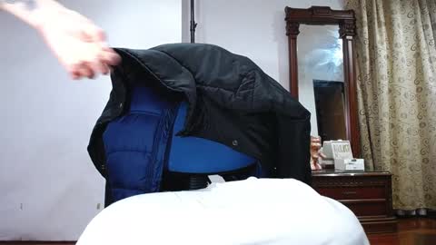 Snapshot of _the_dark_side_of_the_moon_ chatting on December 13, 2024, 3:27 am _the_dark_side_of_the_moon_ online show from December 13, 2024, 3:27 am