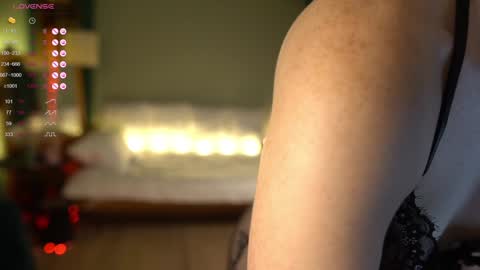 Evi online show from December 2, 2024, 9:39 pm