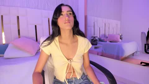 Rousse  online show from November 5, 2025, 7:03 pm