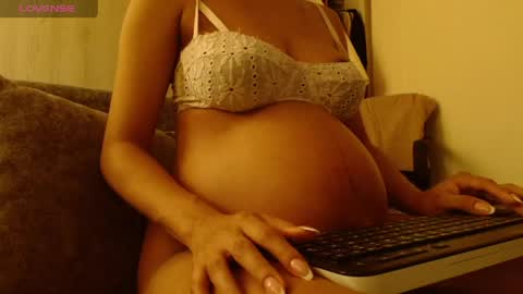 Snapshot of _tinyrousse_ chatting on May 12, 2026, 8:28 pm Rousse online show from May 12, 2026, 8:28 pm