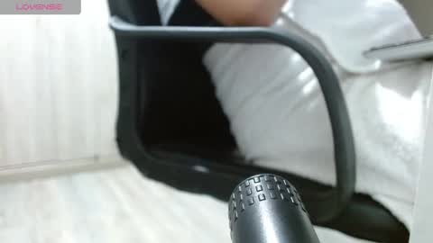 Snapshot of _tinyrousse_ chatting on May 17, 2026, 1:03 am Rousse online show from May 17, 2026, 1:03 am