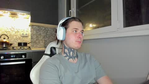 _torfin_ online show from December 3, 2024, 11:35 pm