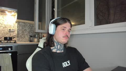 _torfin_ online show from January 17, 2025, 6:54 pm