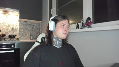 _torfin_ online show from March 4, 2025, 1:34 am