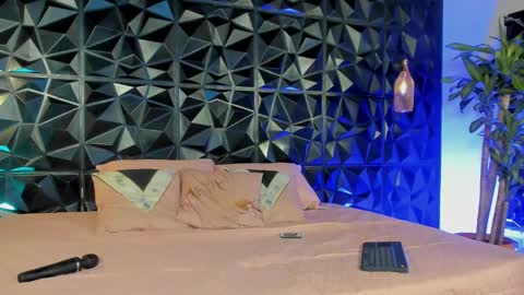 _valentina_69 online show from February 19, 2025, 12:03 am