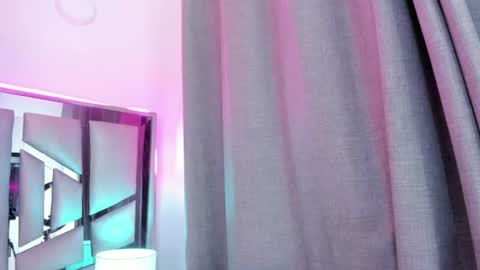Snapshot of _valeria_saenz_ chatting on July 26, 2026, 2:20 am _valeria_saenz_ online show from July 26, 2026, 2:20 am