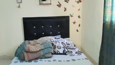 _victoriia_971 online show from November 25, 2025, 12:27 pm