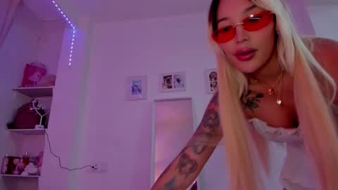   online show from November 28, 2025, 8:44 pm