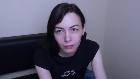 Snapshot of _violax_ chatting on June 6, 2026, 7:24 am Vio online show from June 6, 2026, 7:24 am