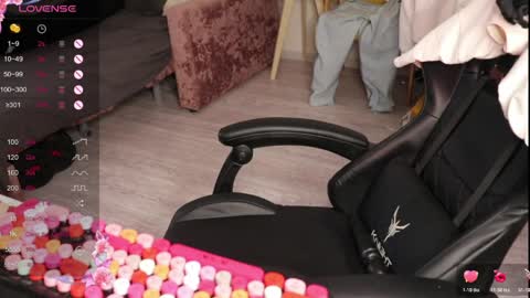 Alis online show from April 19, 2026, 4:34 am