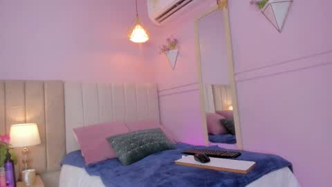 _wendy_x online show from September 20, 2025, 11:33 am