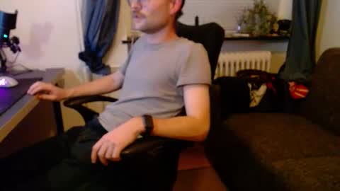 _whoisthatguy_ online show from November 18, 2025, 6:12 pm