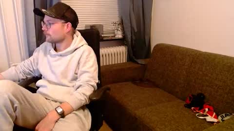 _whoisthatguy_ online show from December 20, 2025, 3:41 pm