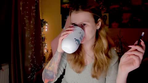 Enni online show from September 16, 2025, 6:36 am